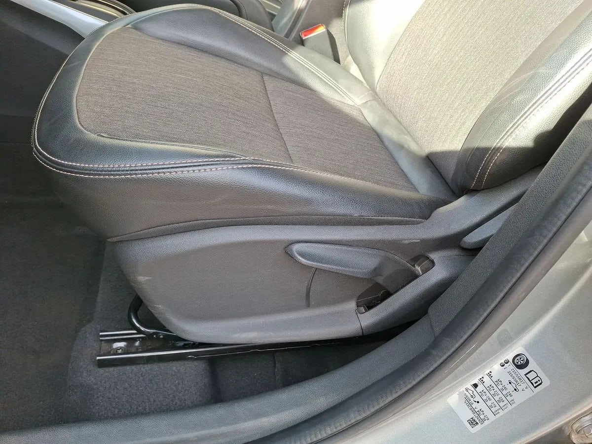 Chevrolet Montana 1.2t Ltz R 4x2 At 4p año 2024