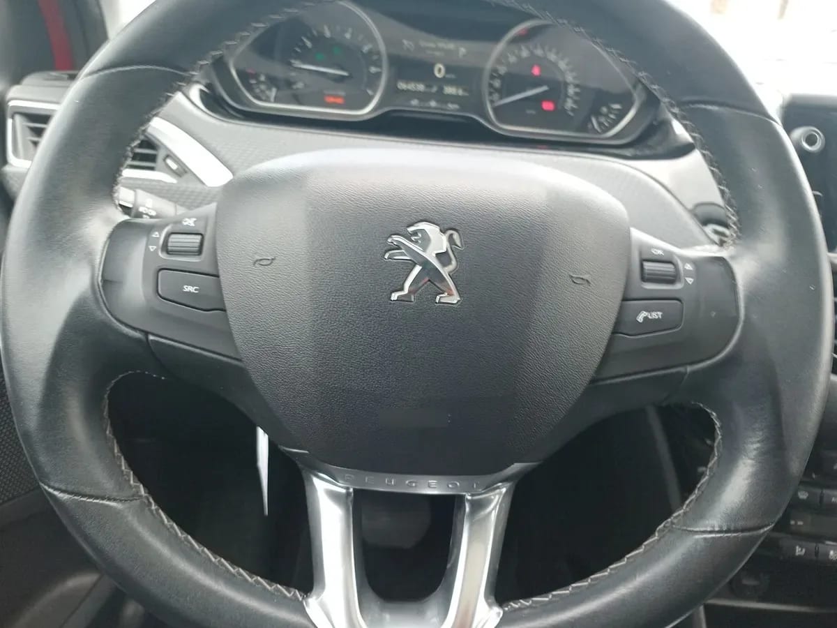 Peugeot 2008 1.2 Allure Pack Puretech 4x2 110hp Eat6 5p año 2018
