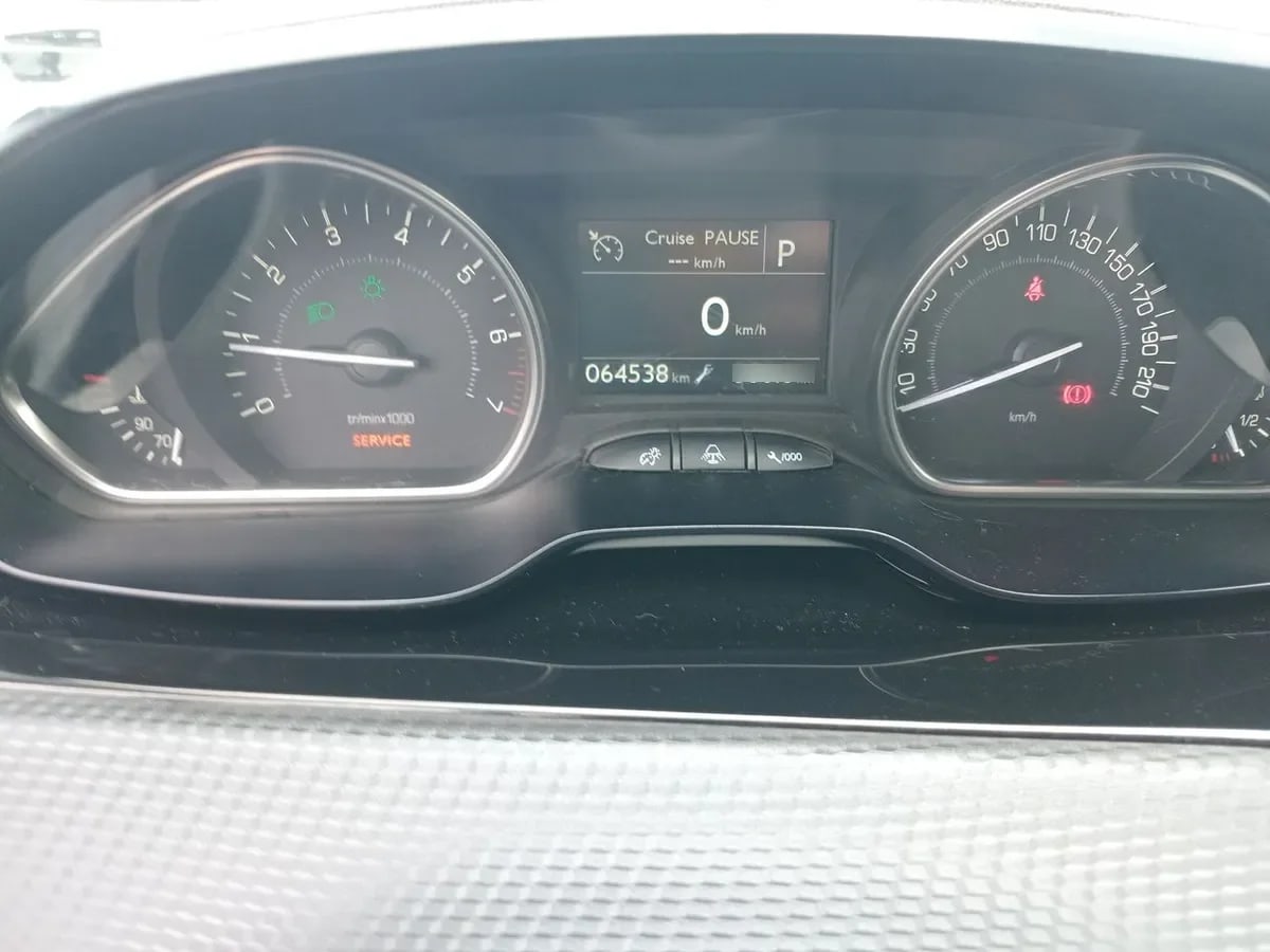 Peugeot 2008 1.2 Allure Pack Puretech 4x2 110hp Eat6 5p año 2018