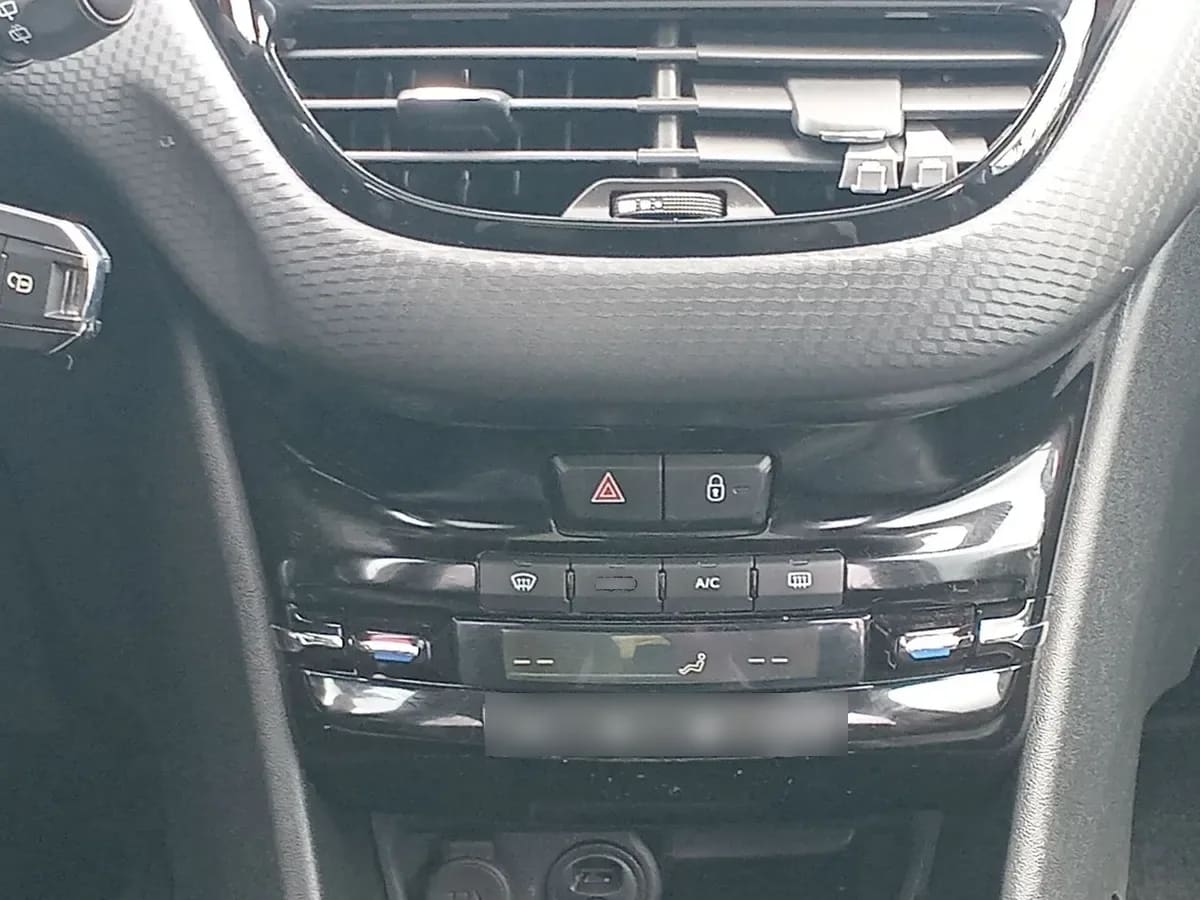 Peugeot 2008 1.2 Allure Pack Puretech 4x2 110hp Eat6 5p año 2018