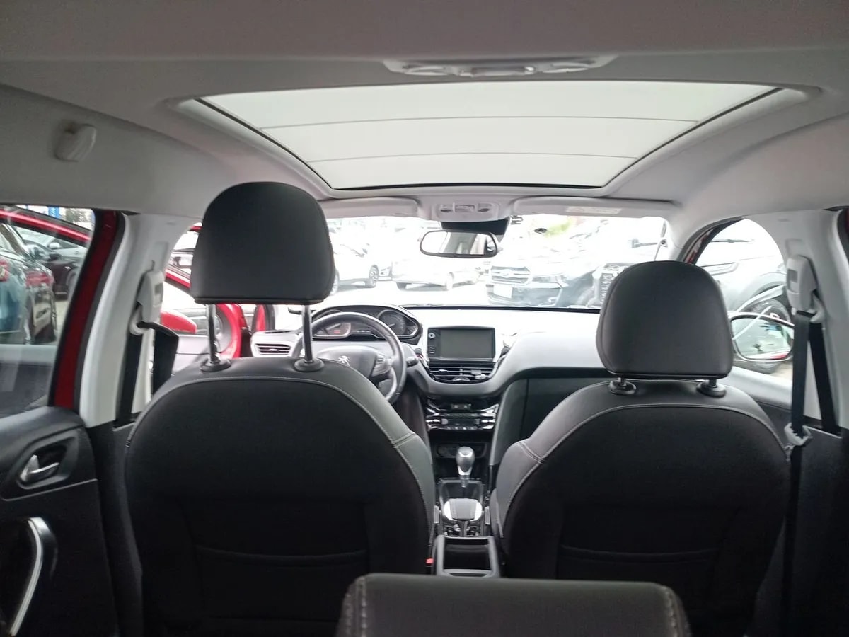 Peugeot 2008 1.2 Allure Pack Puretech 4x2 110hp Eat6 5p año 2018