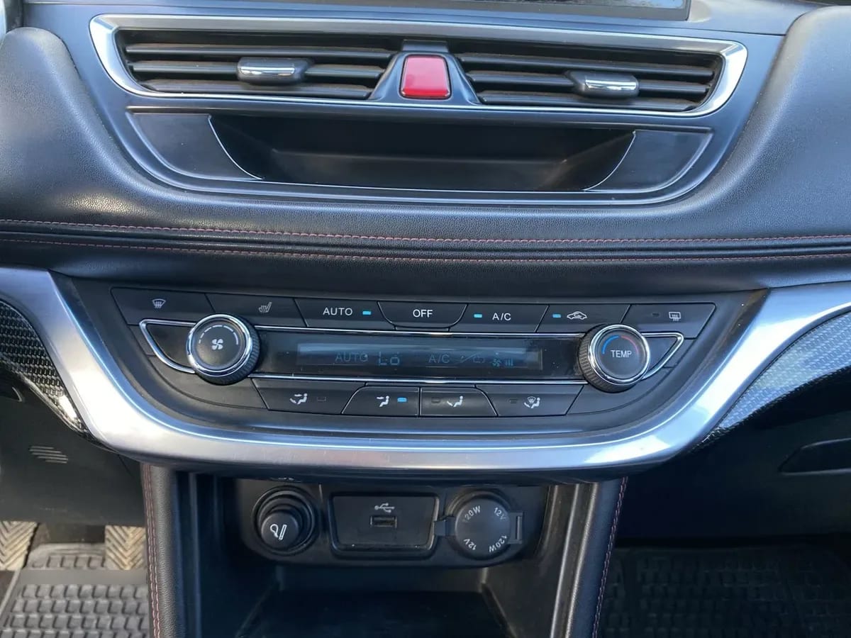 JAC Js3 1.6 Advance 4x2 Mt 5p año 2022