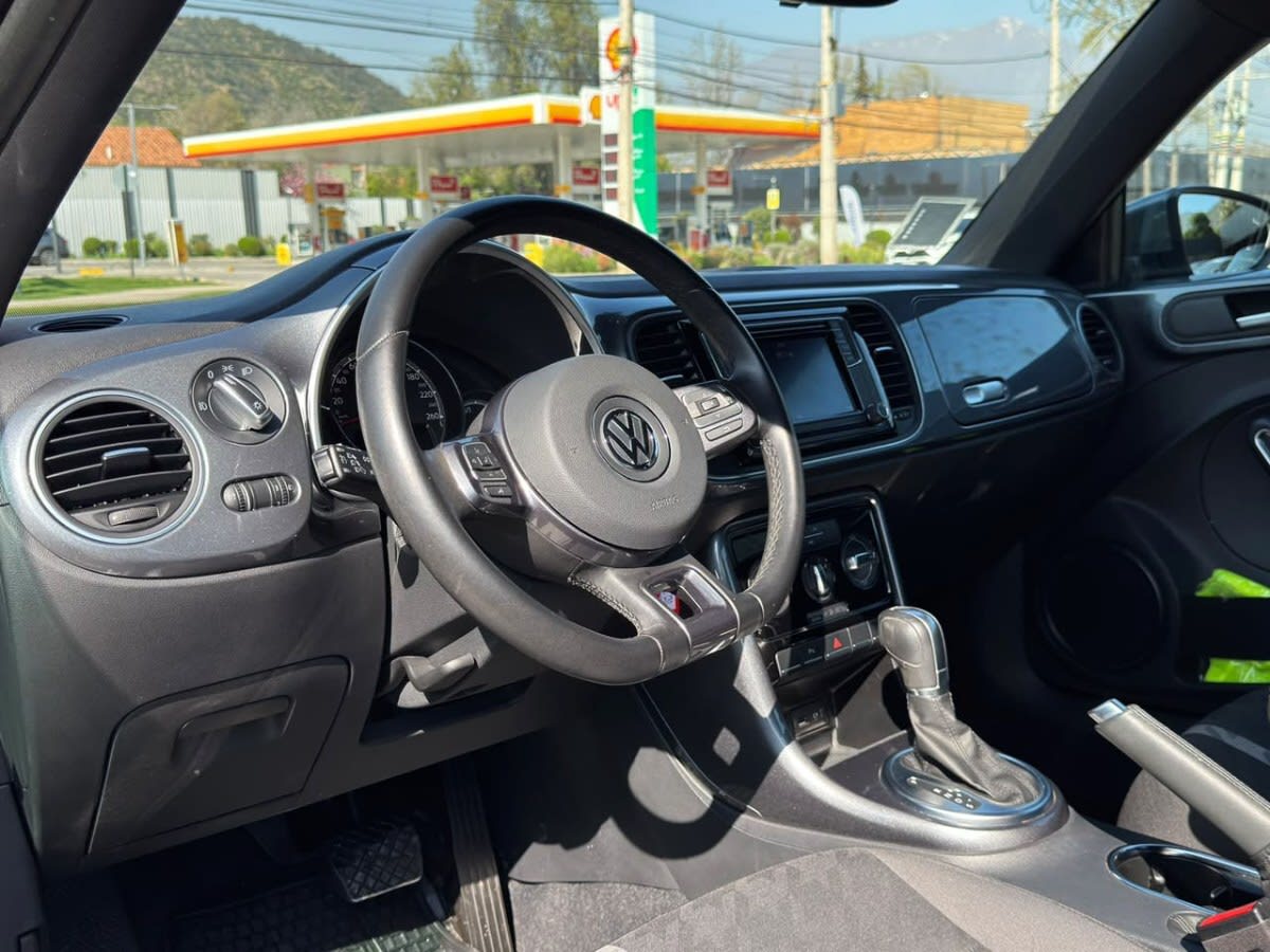 Volkswagen Beetle Coupe 1.4 Dsg año 2020