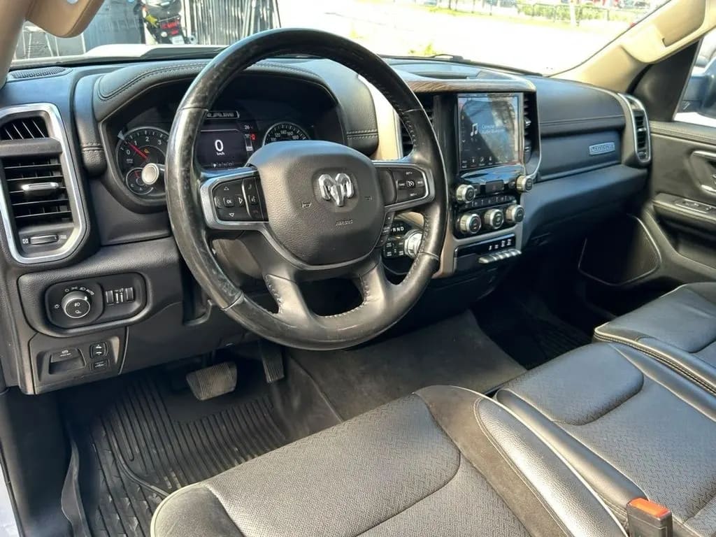 Ram 1500 5.7 Laramie 4x4 At 4p año 2020