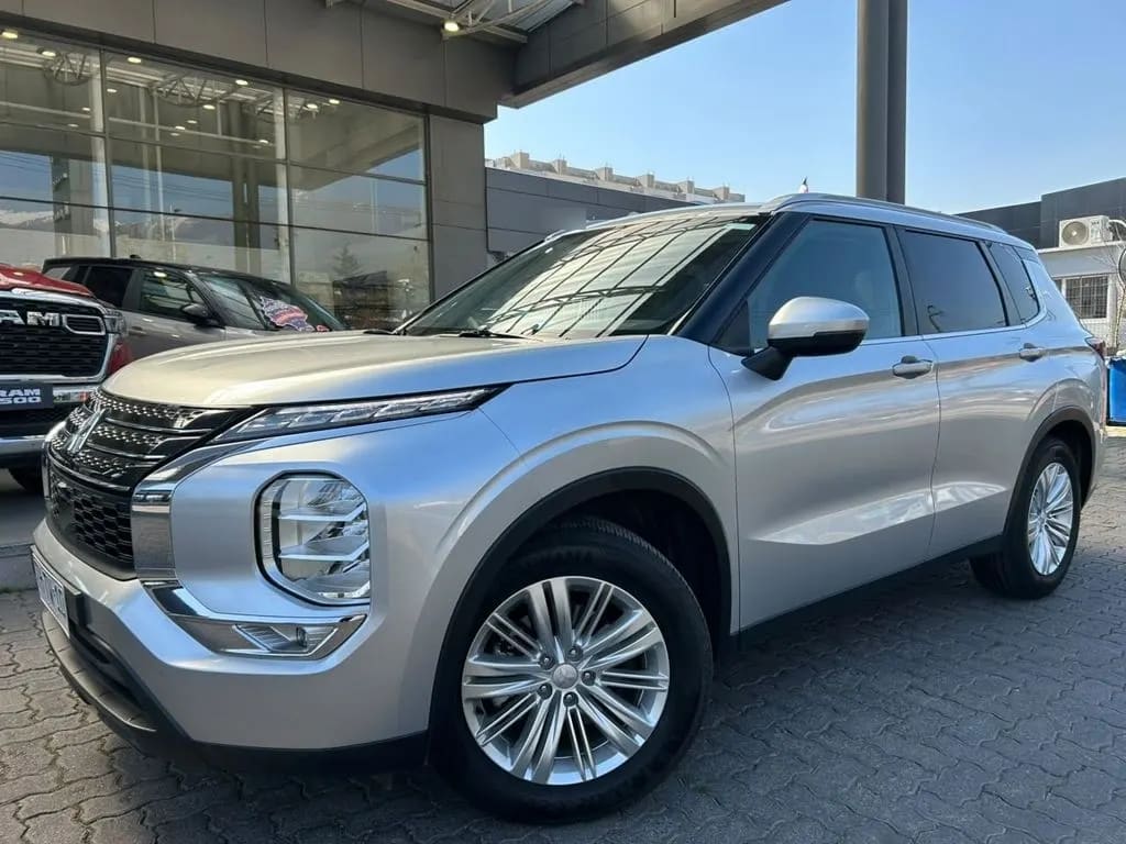 Mitsubishi Outlander Gl 2.5 Aut año 2024