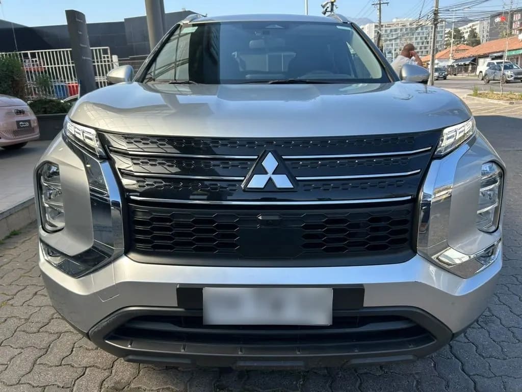 Mitsubishi Outlander Gl 2.5 Aut año 2024
