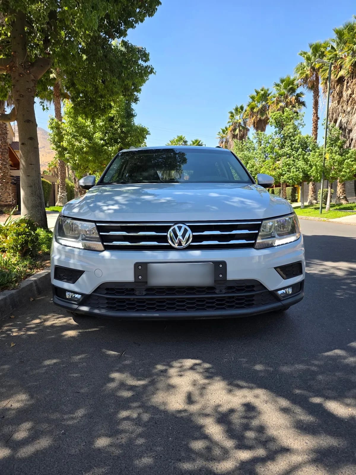 VOLKSWAGEN TIGUAN 2.0 Tdi Comfortline 4m 5p At 4x4 Diesel año 2019