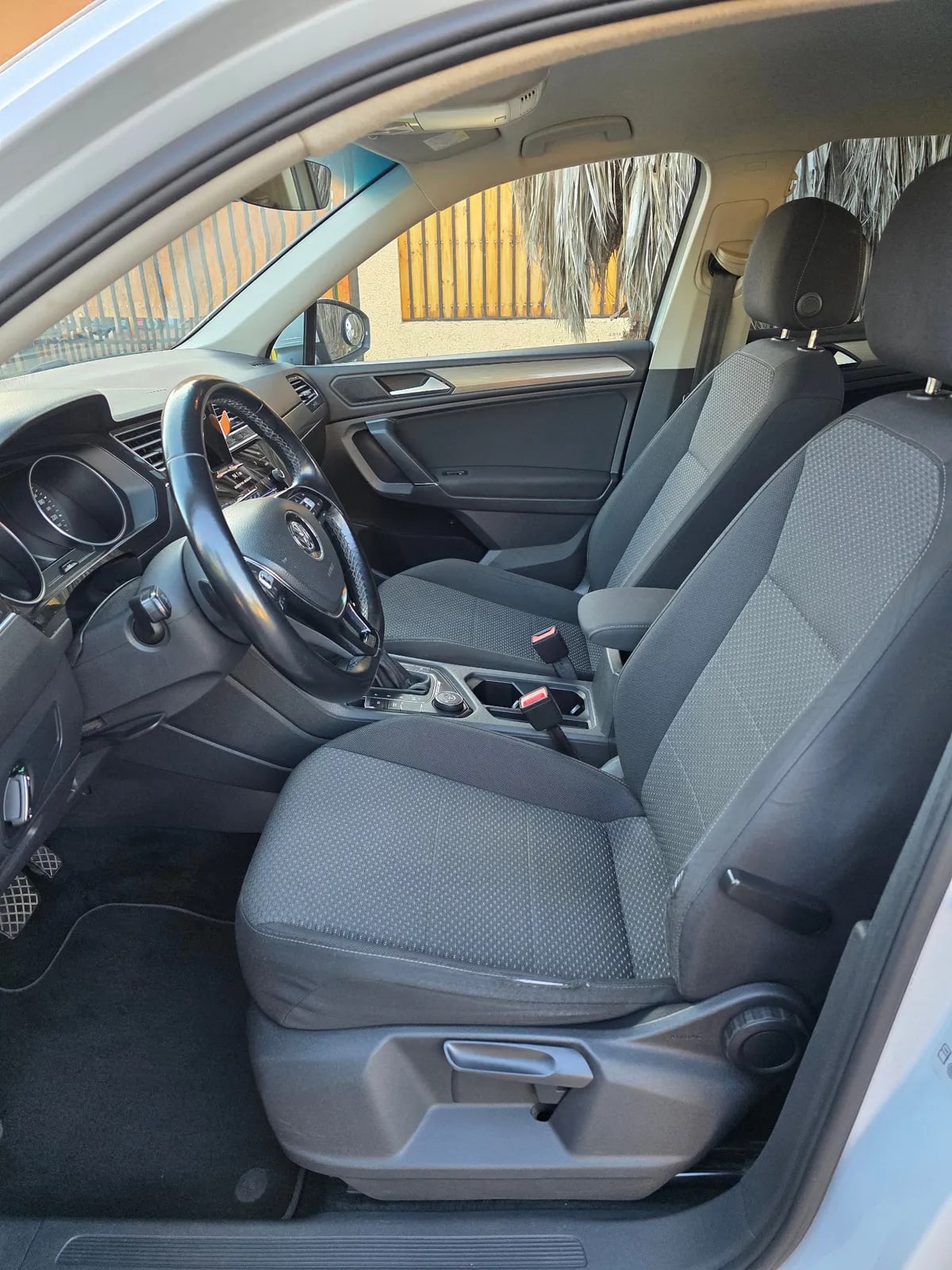 VOLKSWAGEN TIGUAN 2.0 Tdi Comfortline 4m 5p At 4x4 Diesel año 2019