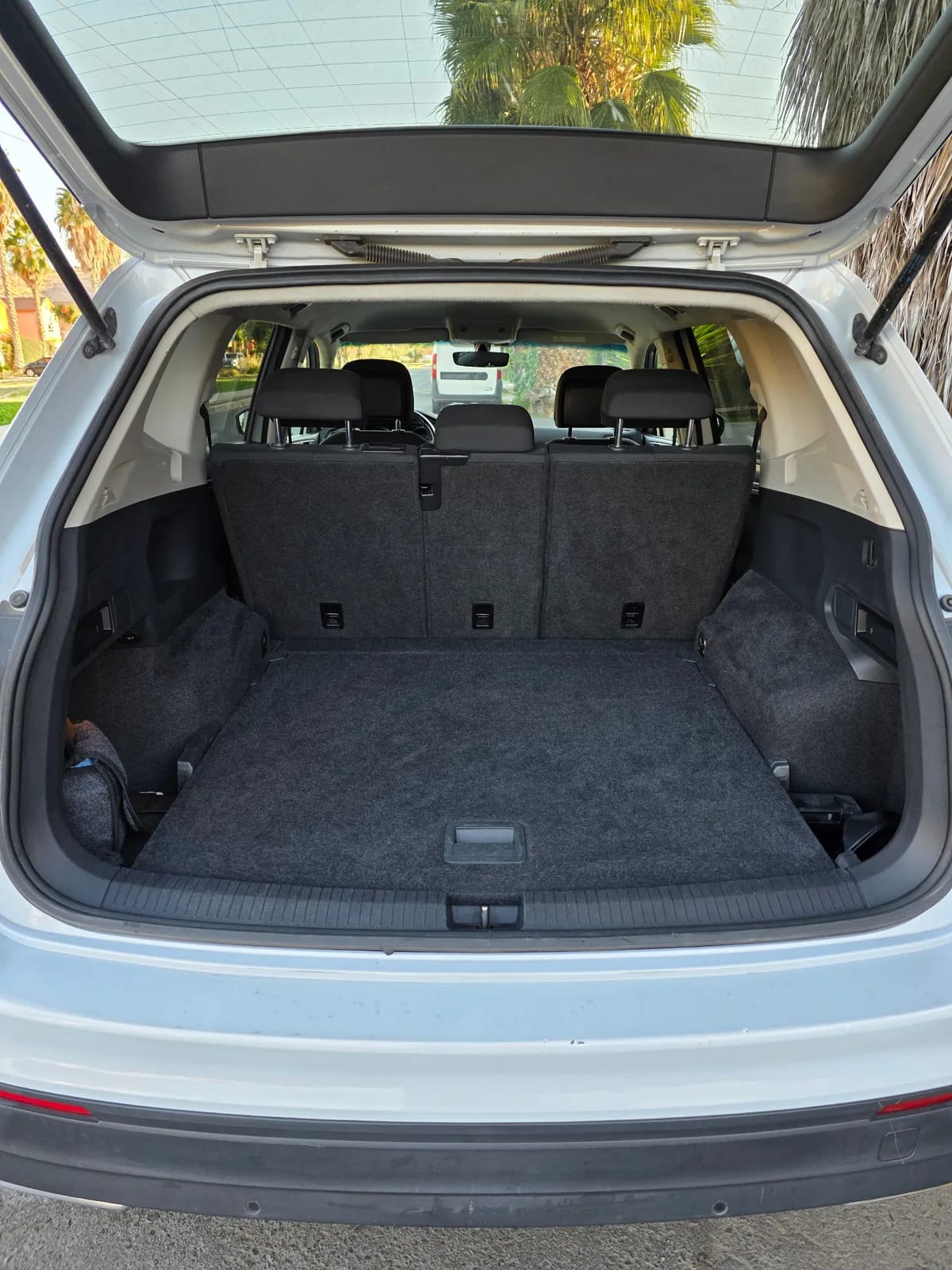 VOLKSWAGEN TIGUAN 2.0 Tdi Comfortline 4m 5p At 4x4 Diesel año 2019
