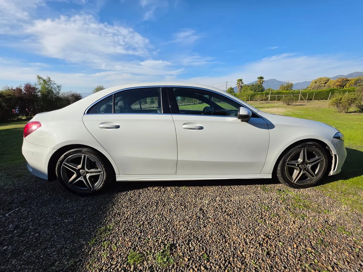 MERCEDES BENZ A200 1.3 Sedan Amg At año 2021
