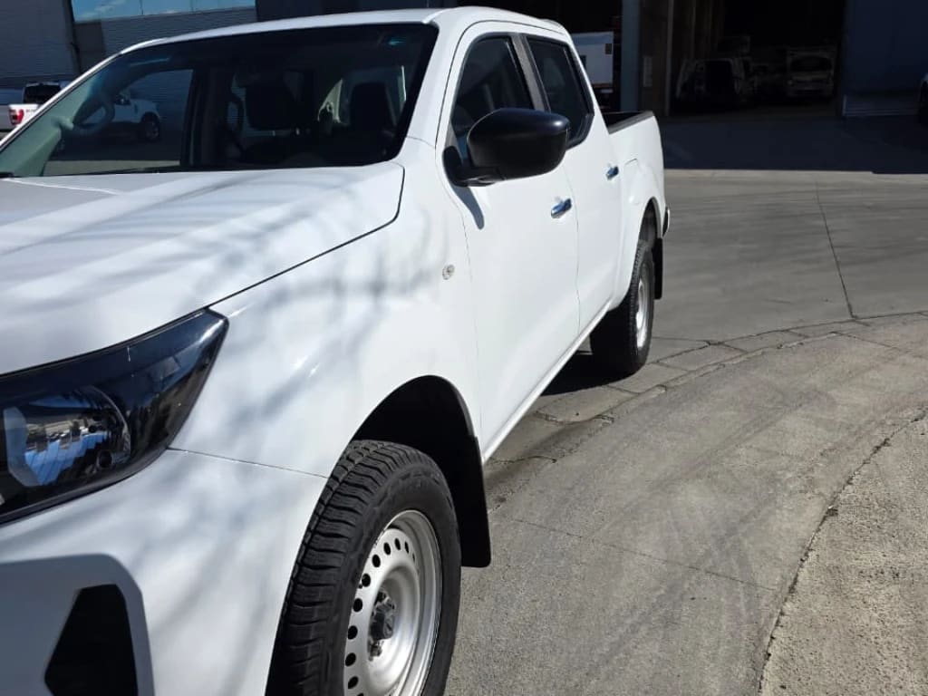 Nissan Navara Navara Dc 4x2 2.3tdi Se año 2023