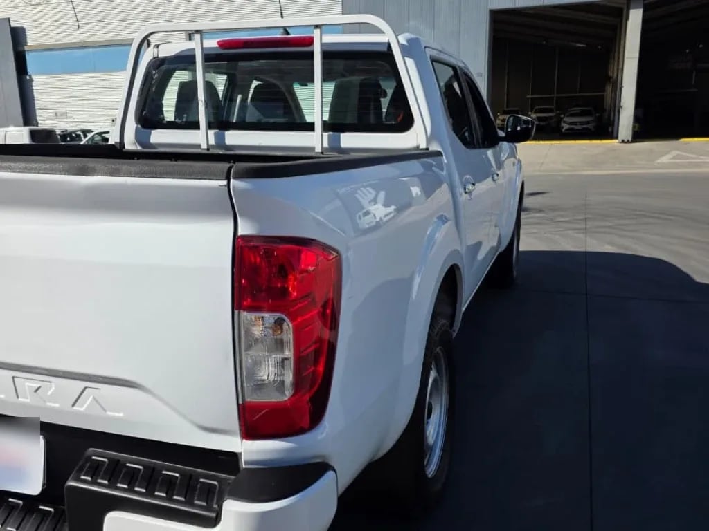 Nissan Navara Navara Dc 4x2 2.3tdi Se año 2023