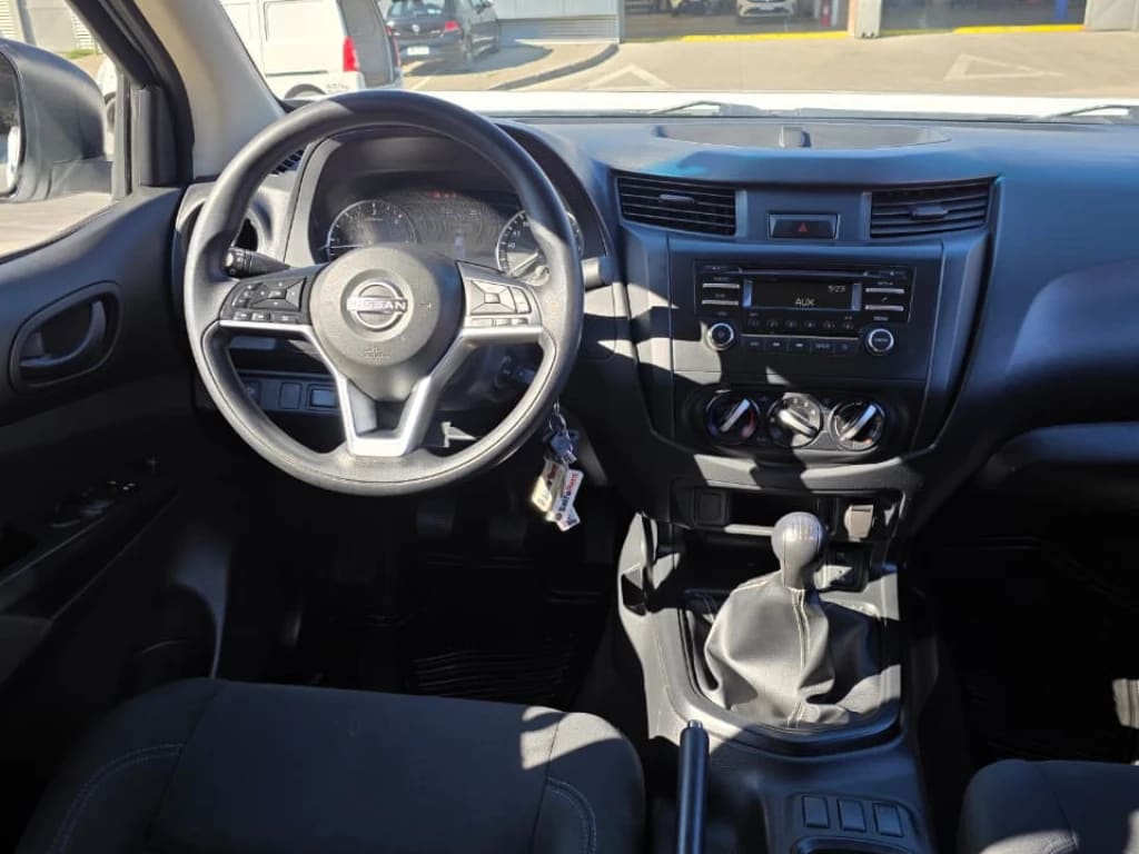 Nissan Navara Navara Dc 4x2 2.3tdi Se año 2023