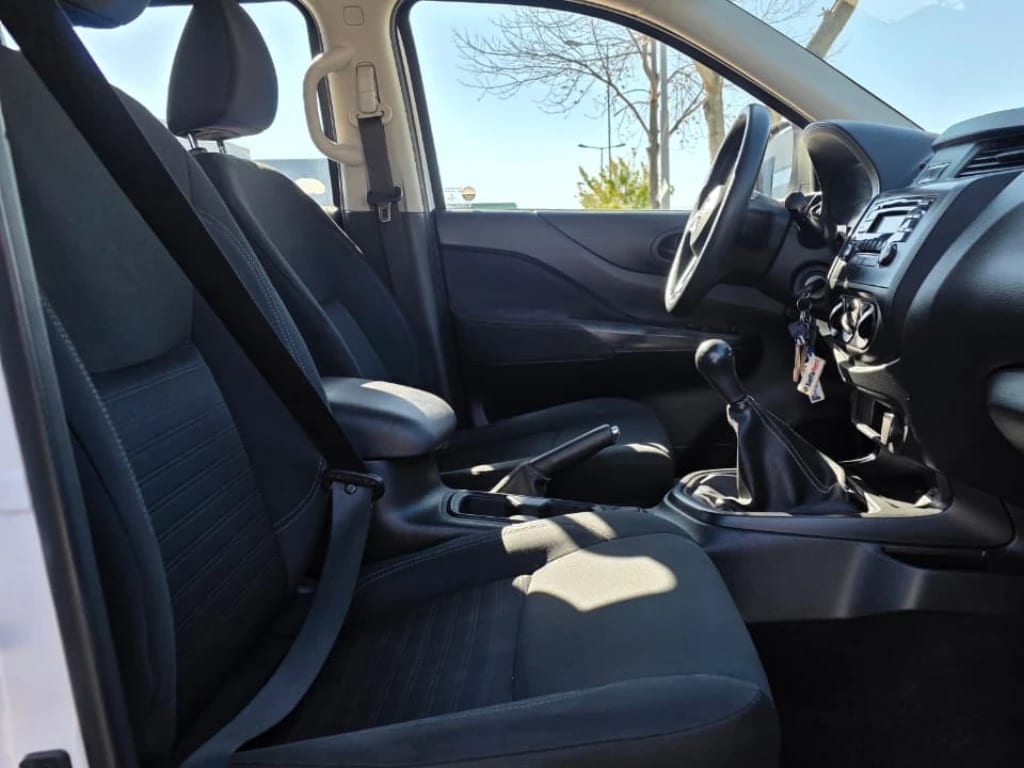 Nissan Navara Navara Dc 4x2 2.3tdi Se año 2023