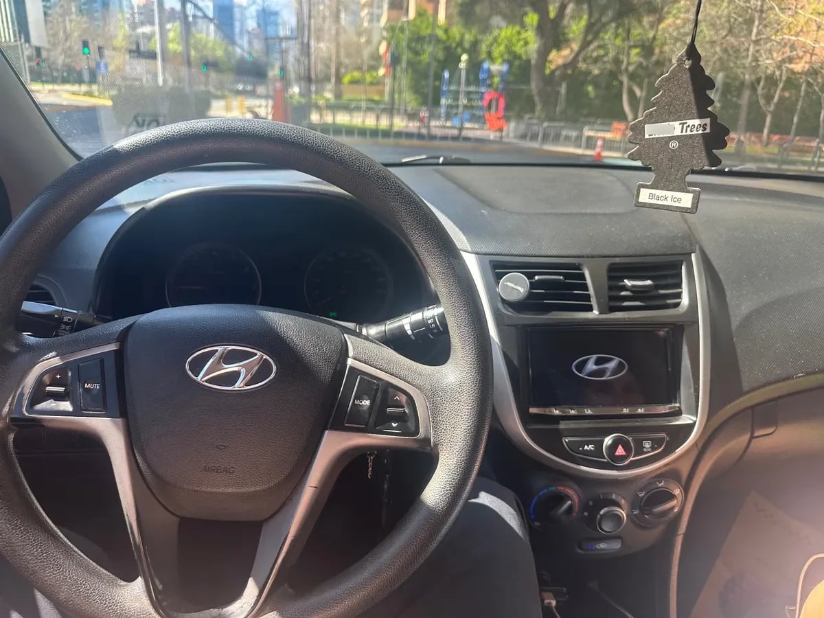 HYUNDAI ACCENT 1.4 Rb Sdn Gl Ac 2ab Mt año 2016