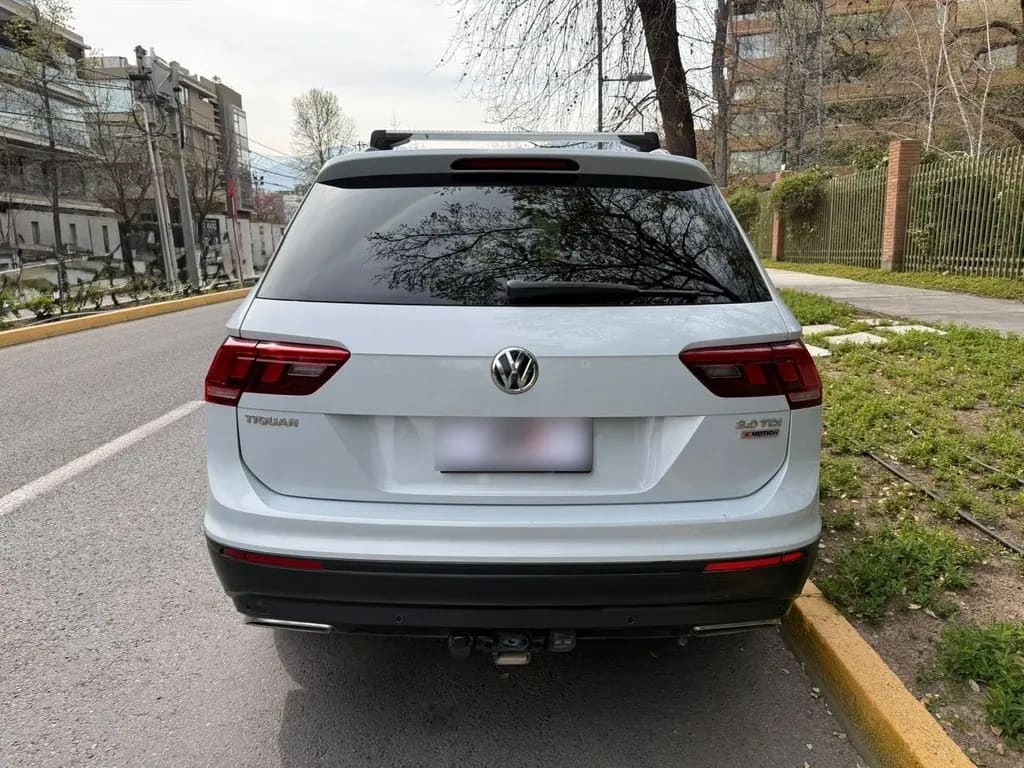 Volkswagen Tiguan 2.0 Tdi Comfortline Diesel 4motion 7a año 2019
