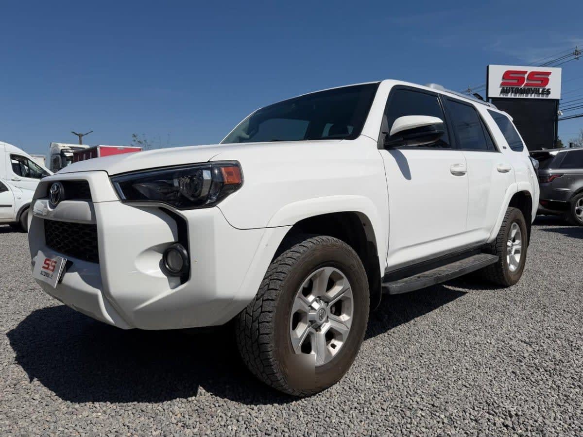 Toyota 4 Runner Sr5 4x4 At año 2014