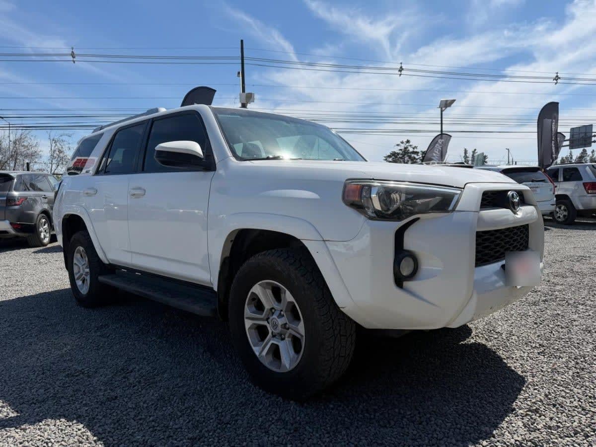 Toyota 4 Runner Sr5 4x4 At año 2014
