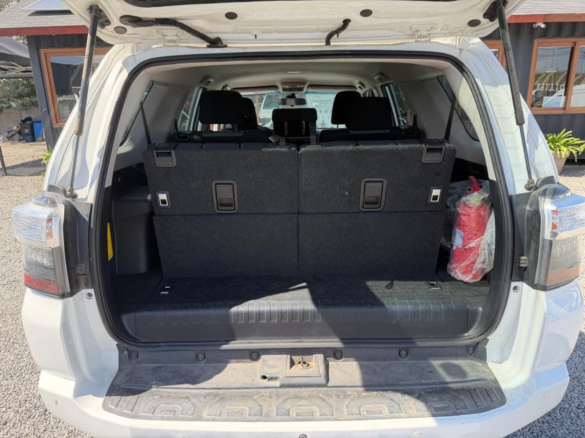 Toyota 4 Runner Sr5 4x4 At año 2014