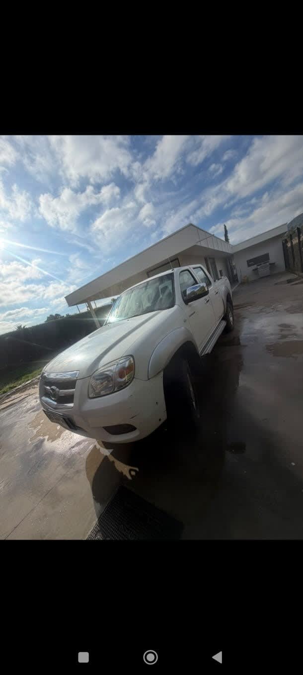 Mazda BT-50 2.5 Dsl Mt Dc Sdx Hr Mt 4x2 año 2011