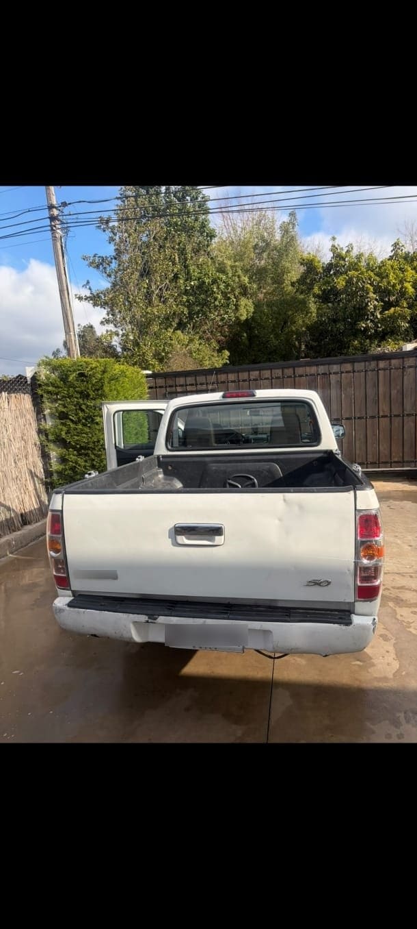 Mazda BT-50 2.5 Dsl Mt Dc Sdx Hr Mt 4x2 año 2011