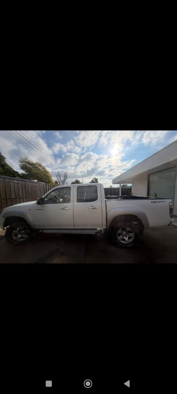 Mazda BT-50 2.5 Dsl Mt Dc Sdx Hr Mt 4x2 año 2011