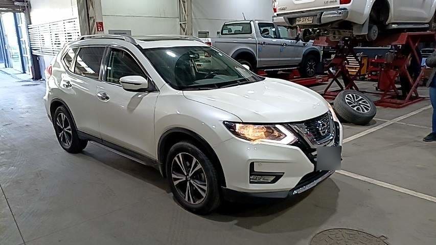 Nissan X-Trail 2.5 Advance 4x2 3row Cvt At 5p año 2023