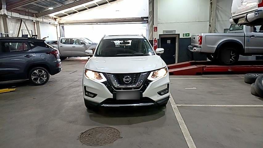 Nissan X-Trail 2.5 Advance 4x2 3row Cvt At 5p año 2023