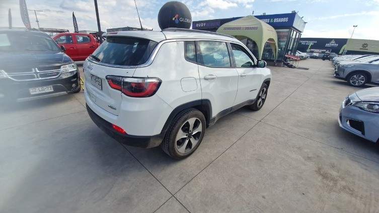 Jeep Compass 2.4 Longitude 4x2 Radio 8.4 9at 5p año 2019