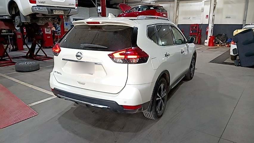 Nissan X-Trail 2.5 Advance 4x2 3row Cvt At 5p año 2023