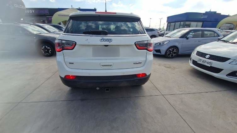 Jeep Compass 2.4 Longitude 4x2 Radio 8.4 9at 5p año 2019
