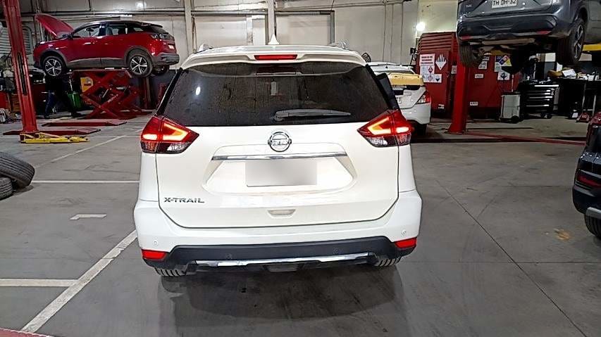 Nissan X-Trail 2.5 Advance 4x2 3row Cvt At 5p año 2023