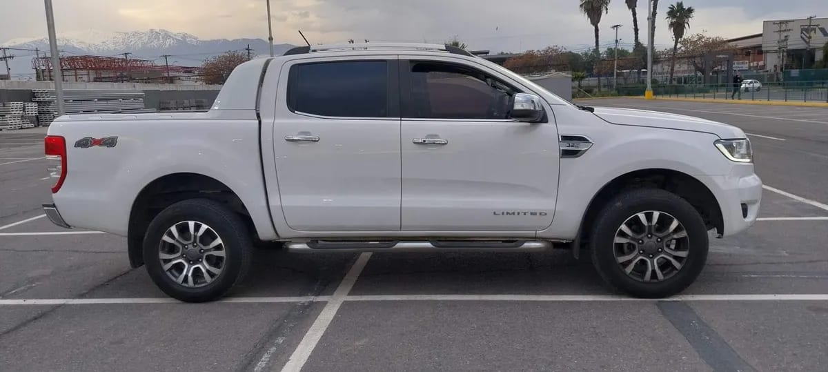 Ford Ranger 3.2 Ltd Euro 6 Diesel 4x4 Dob. Cab. At 4p año 2023