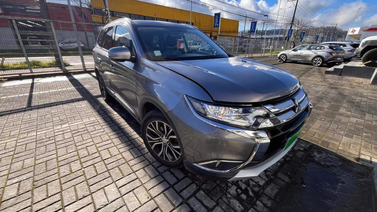 Mitsubishi Outlander 2.4 Glx 4x4 At 5p año 2018