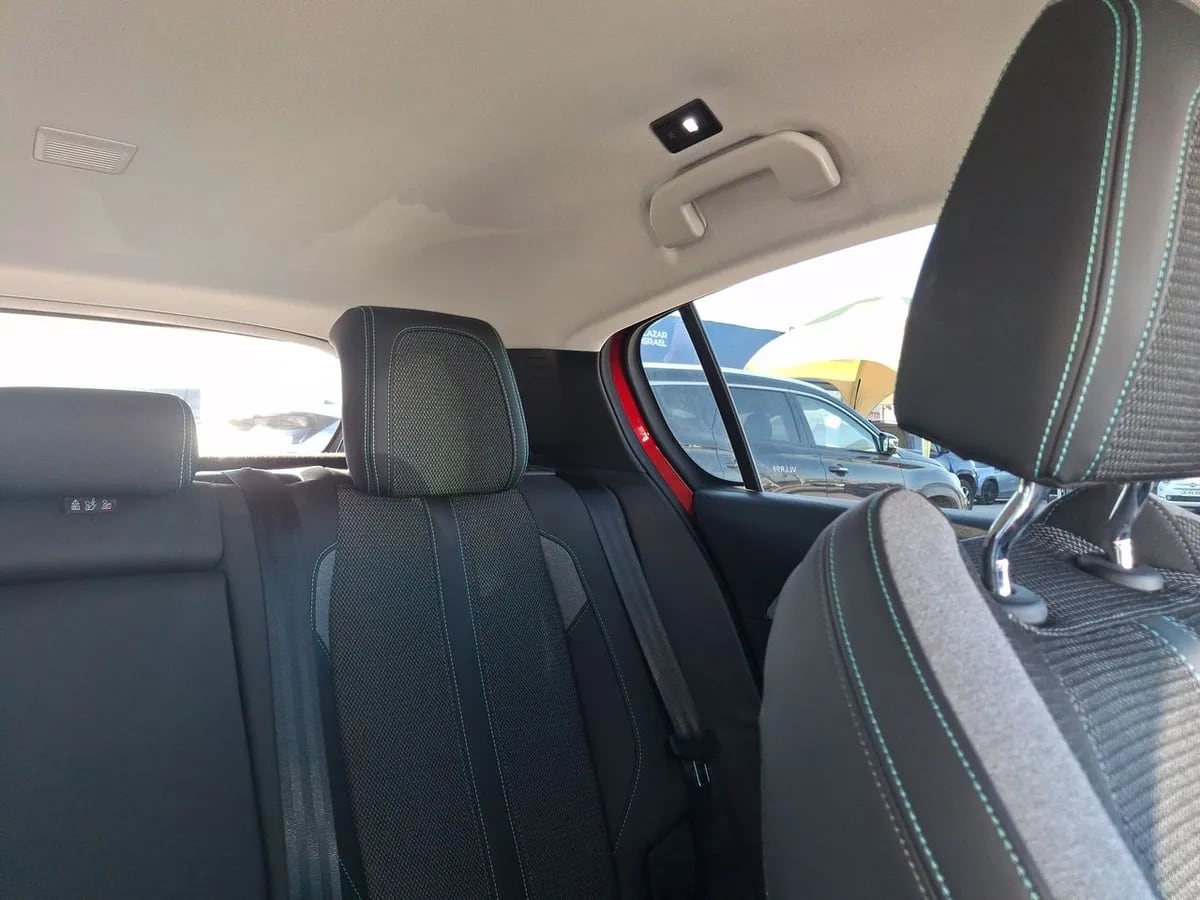 Peugeot 308 1.2 Allure Pack Puretech 130 4x2 Eat8 5p año 2026