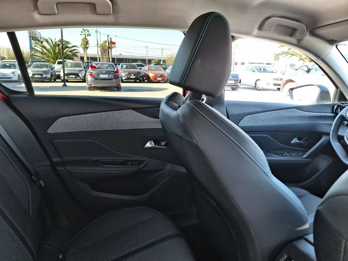 Peugeot 308 1.2 Allure Pack Puretech 130 4x2 Eat8 5p año 2026