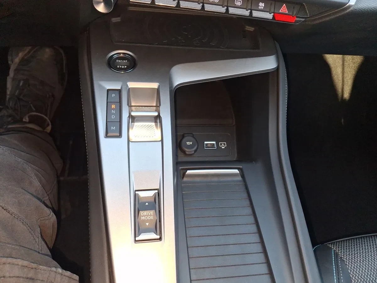 Peugeot 308 1.2 Allure Pack Puretech 130 4x2 Eat8 5p año 2026
