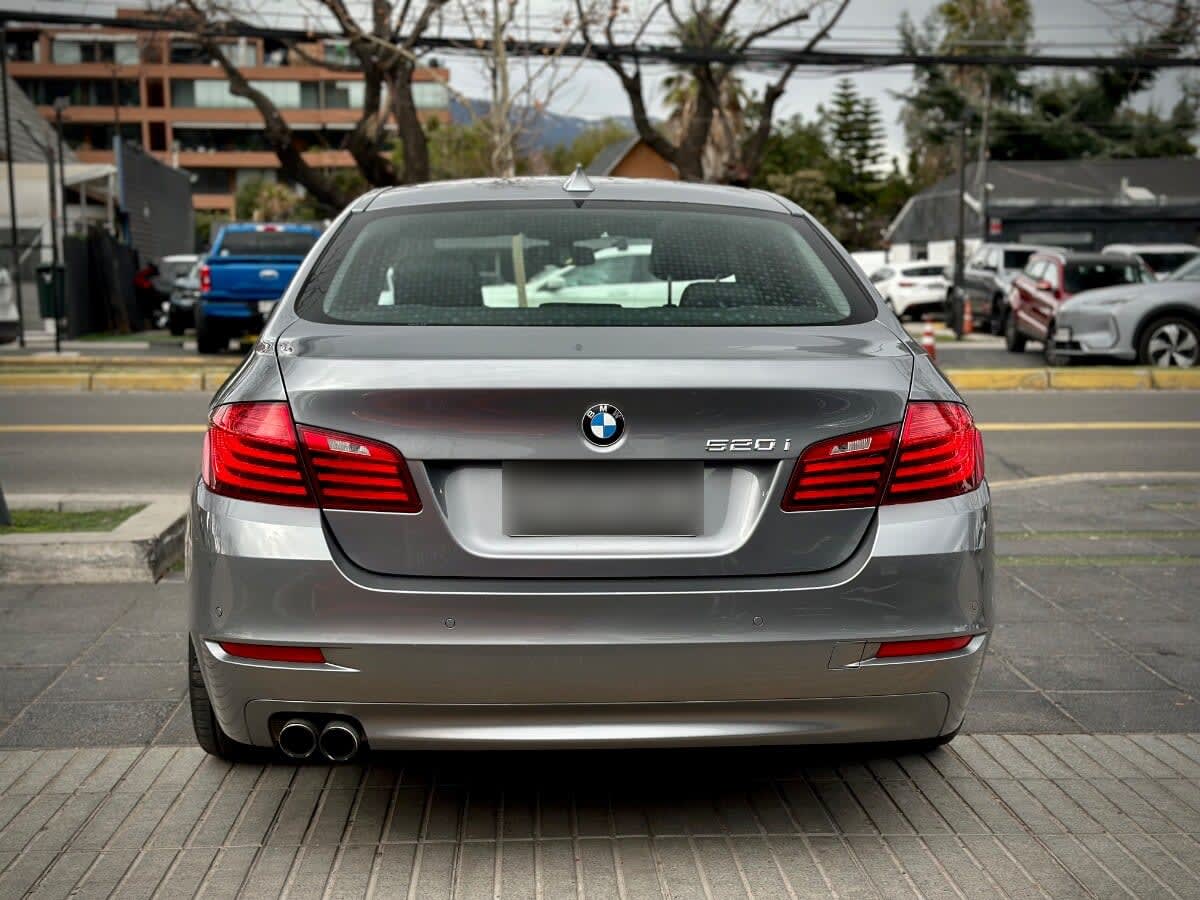 BMW 520i Executive año 2014