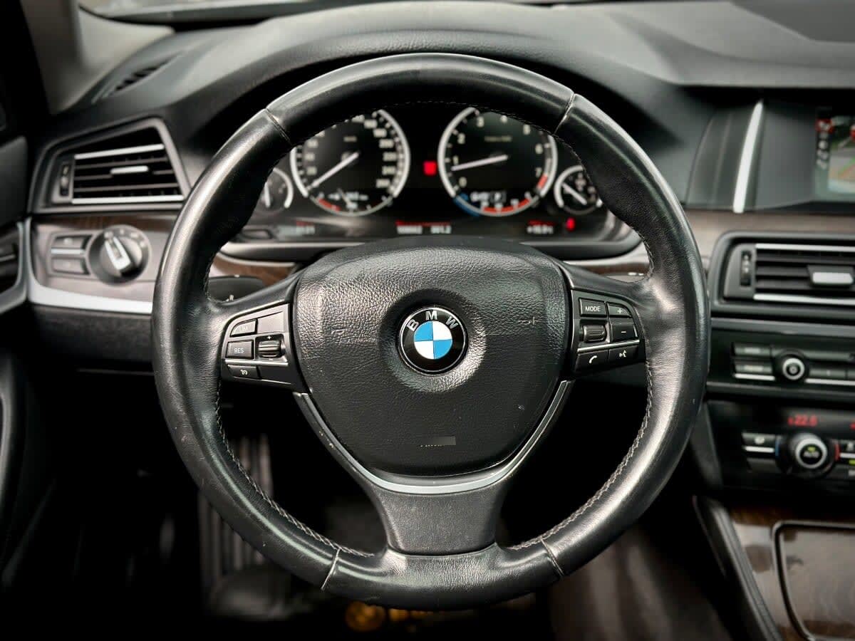 BMW 520i Executive año 2014