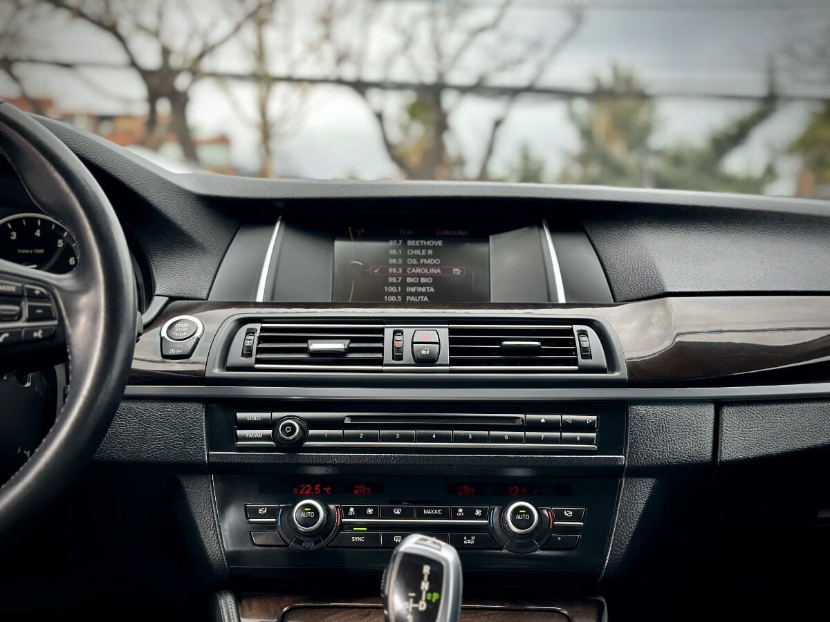 BMW 520i Executive año 2014