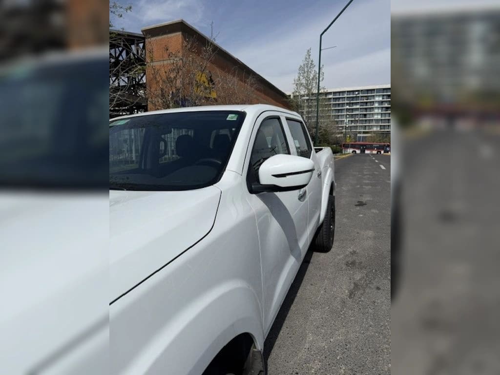 Nissan Navara D Cab 2.3 año 2023
