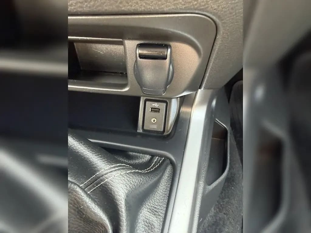 Nissan Navara D Cab 2.3 año 2023