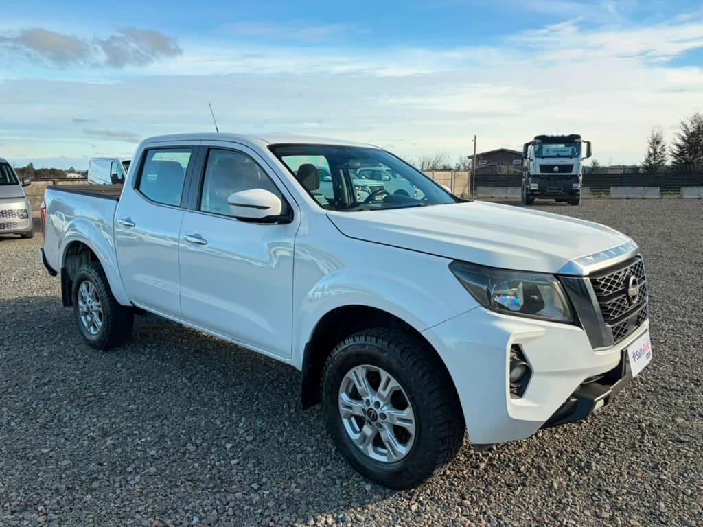 Nissan Navara D Cab Mt 4x4 2.3 Xe año 2023
