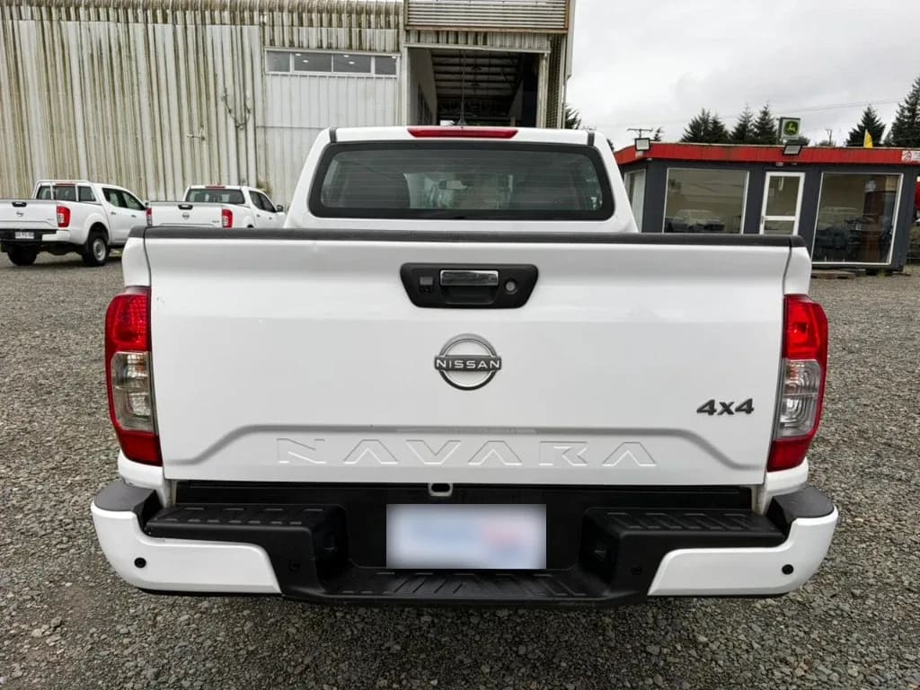 Nissan Navara D Cab Mt 4x4 2.3 año 2023