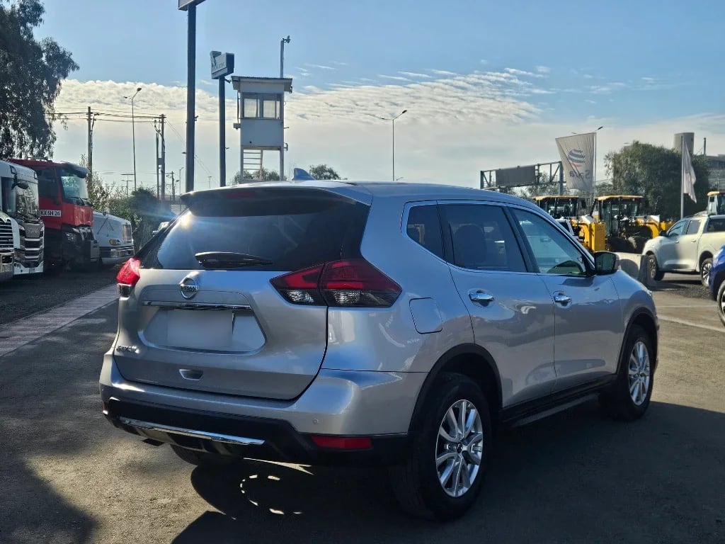 Nissan X-Trail Sense 2row 4x2 año 2022