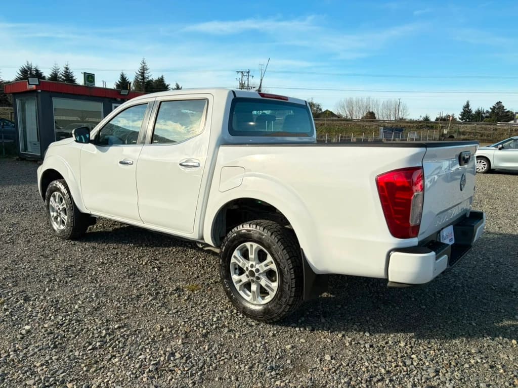 Nissan Navara D Cab Mt 4x4 2.3 Xe año 2023