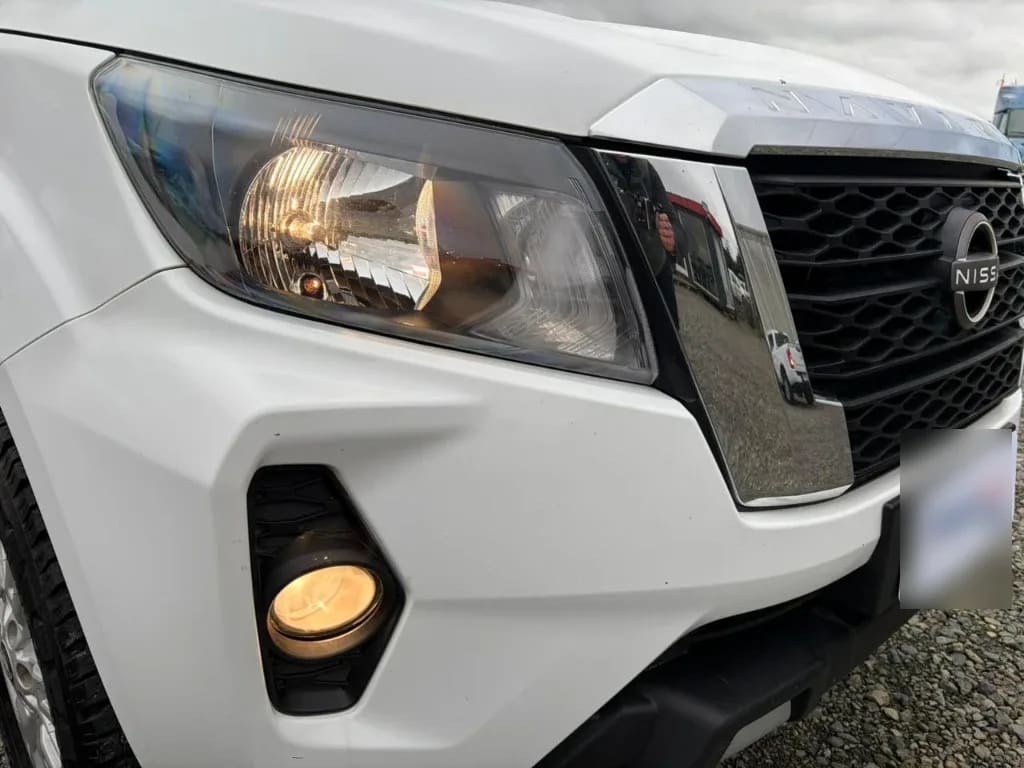 Nissan Navara D Cab Mt 4x4 2.3 año 2023