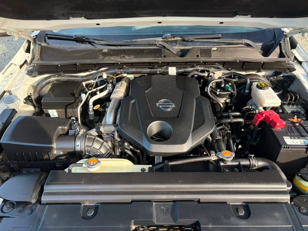 Nissan Navara D Cab Mt 4x4 2.3 Xe año 2023