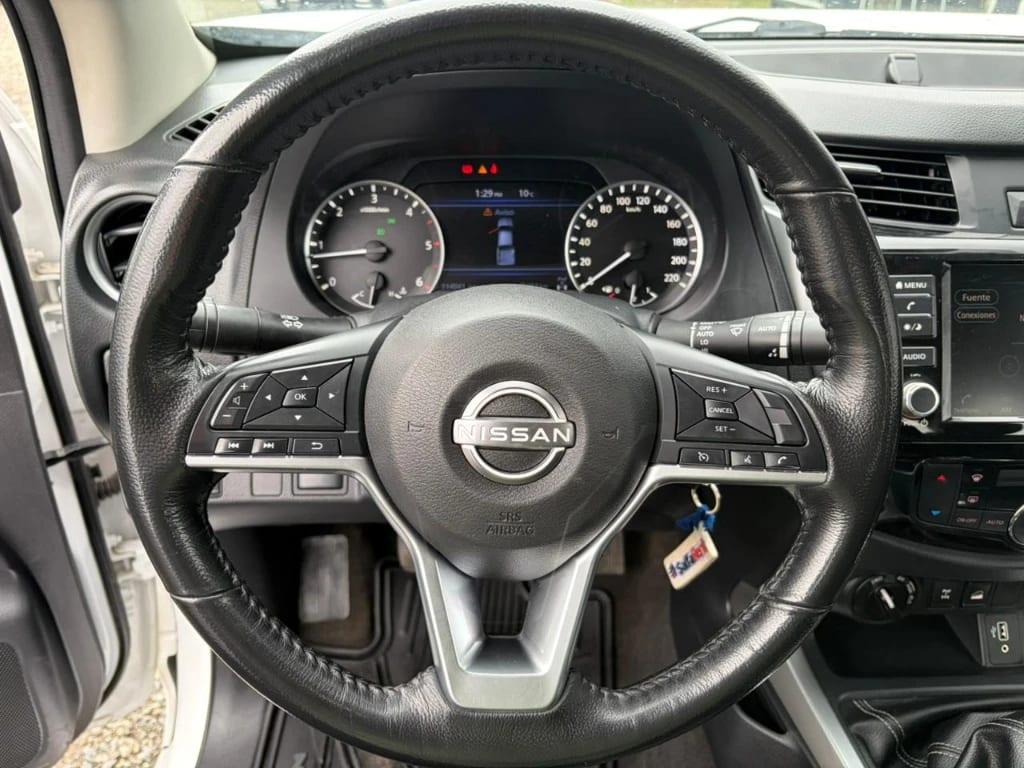 Nissan Navara D Cab Mt 4x4 2.3 año 2023