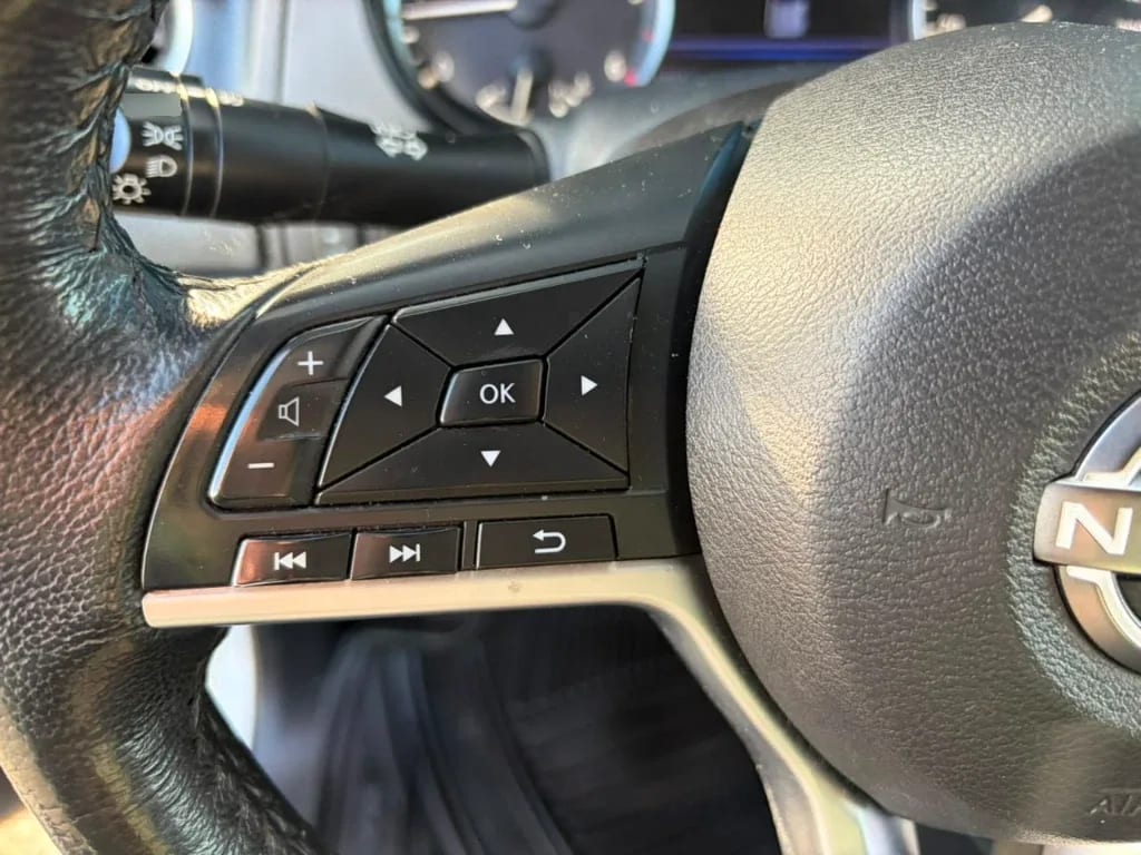 Nissan Navara D Cab Mt 4x4 2.3 Xe año 2023